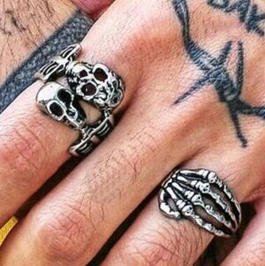🆕☠ TWO RING SET - ANTIQUED SILVER SKELETONS☠
